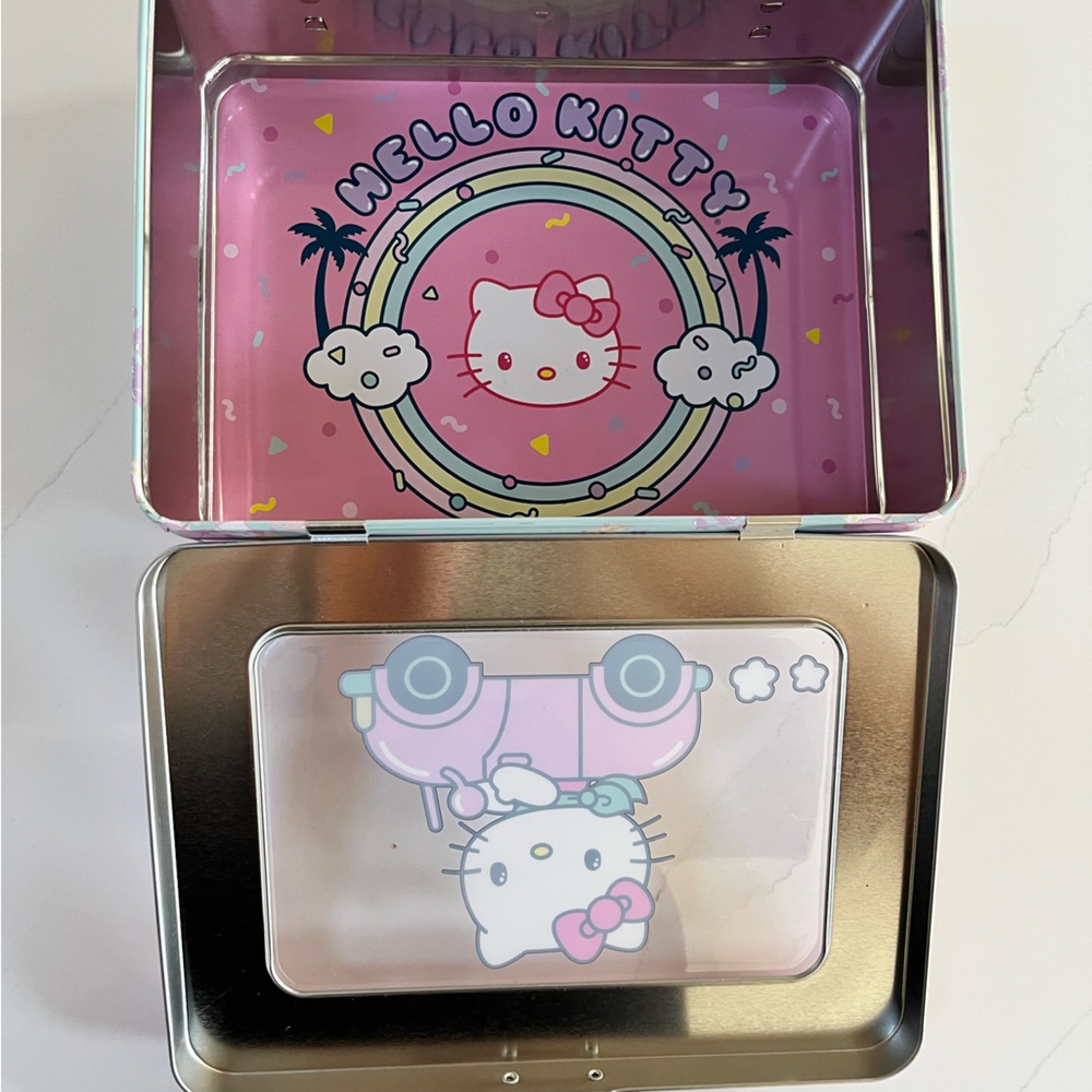 Hello Kitty Lunch Box - Picture 2 of 6